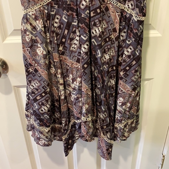 BB Dakota Flirty V Neck Dress - Picture 4 of 14